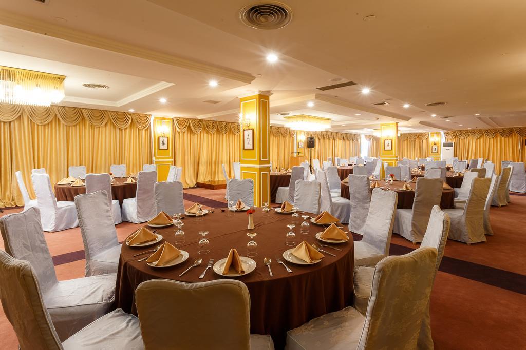 Palasia Hotel Koror Esterno foto