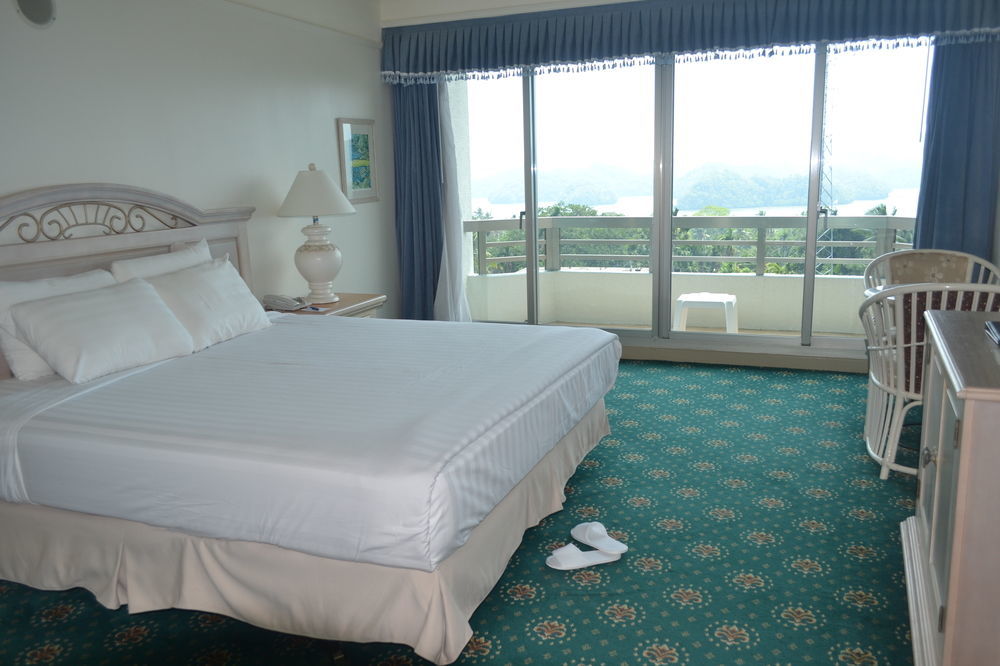 Palasia Hotel Koror Esterno foto