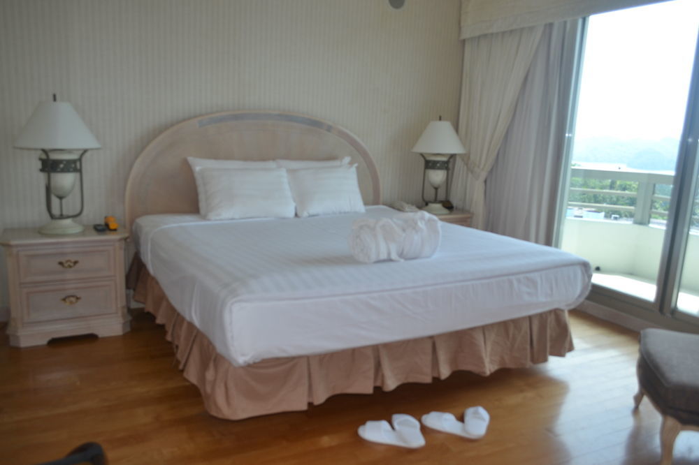 Palasia Hotel Koror Esterno foto